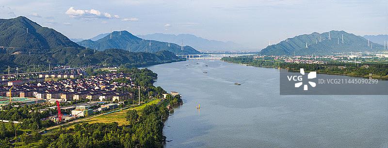 杭州富阳区富春江两岸风光图片素材