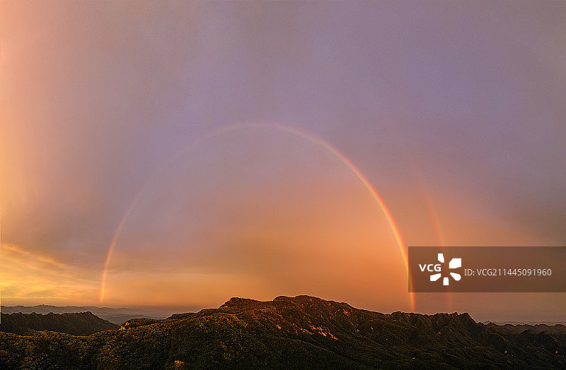 彩霞漫天双彩虹图片素材
