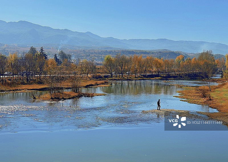 【黑惠江的深秋】图片素材