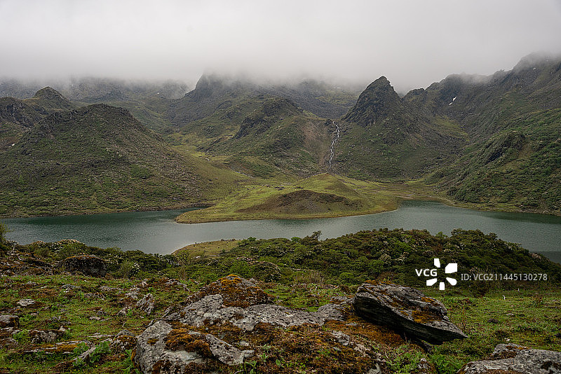 哈巴雪山黑湖/黑海图片素材