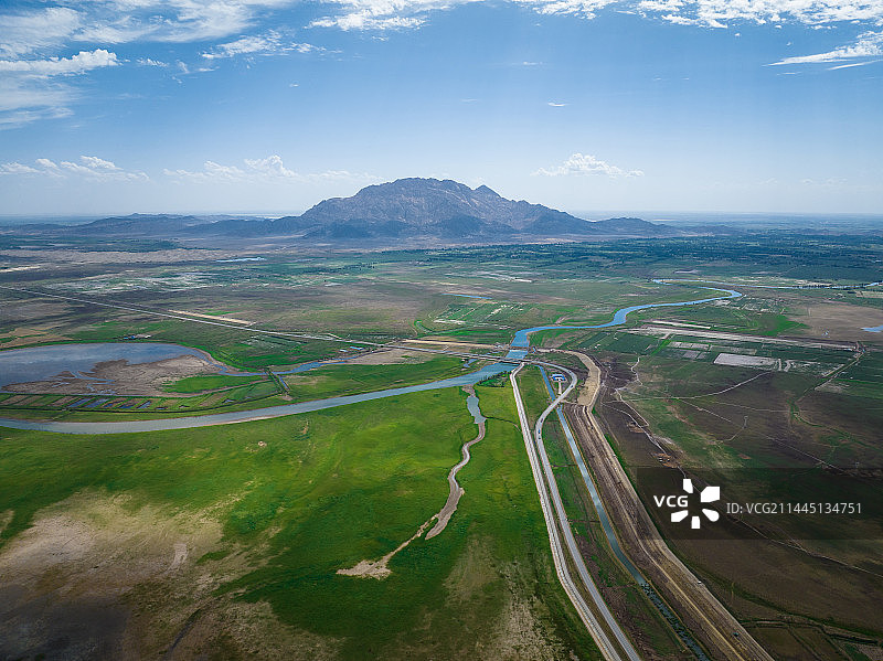新疆图木舒克市永安湖航拍风景图片素材