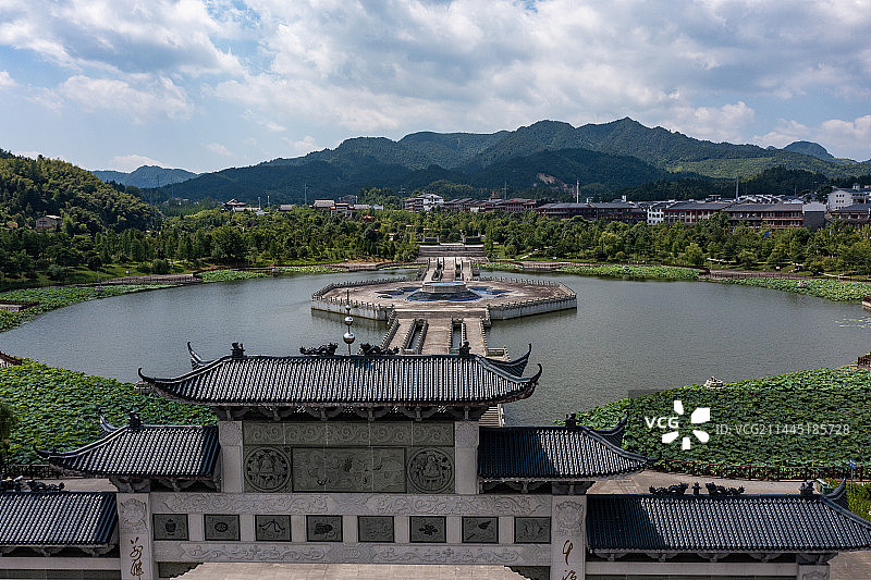 航拍湖南长沙宁乡市密印寺千手观音景区图片素材