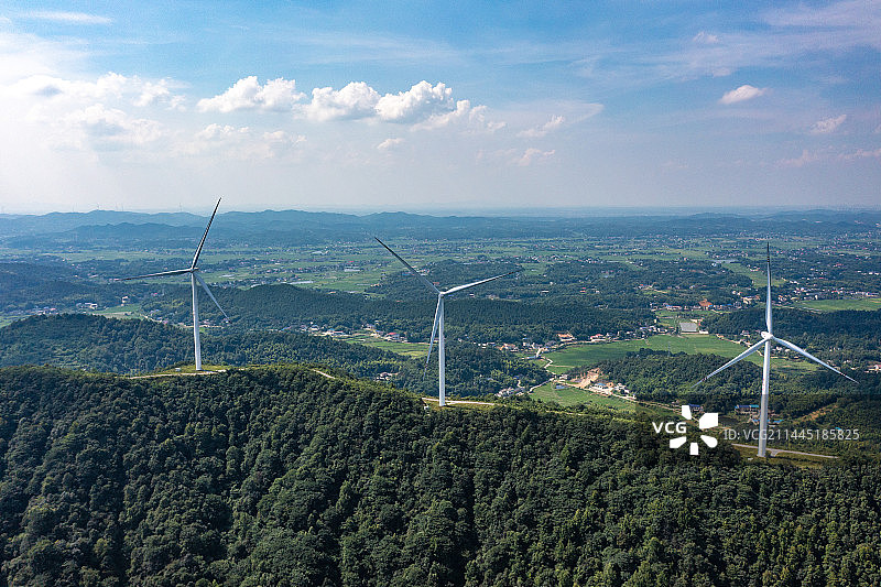 航拍湖南长沙宁乡罗仙寨风电场图片素材
