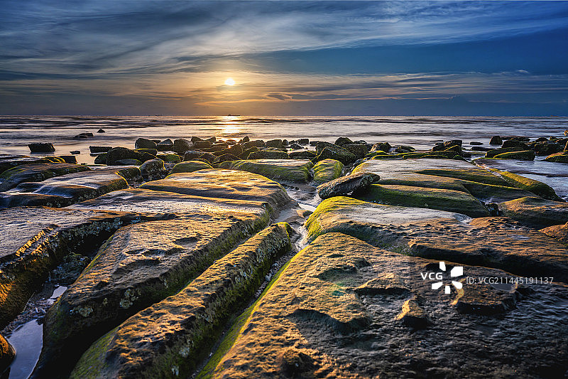 广西北海涠洲岛石螺口日落景观图片素材