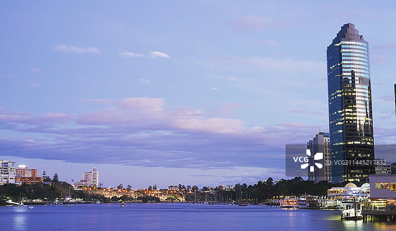 紫色的布里斯班河日落图片素材