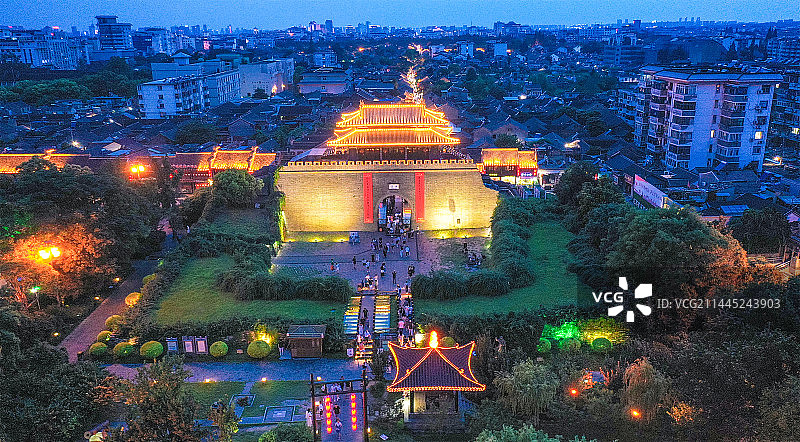 俯瞰扬州东关古城夜色图片素材