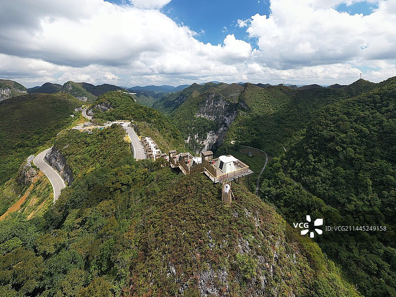 航拍广西乐业大石围天坑风景图片素材