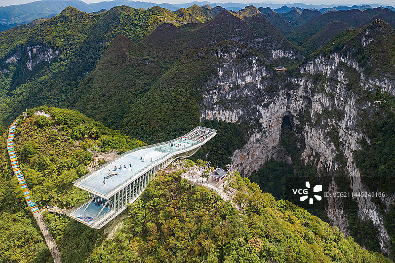 航拍广西乐业大石围天坑风景图片素材