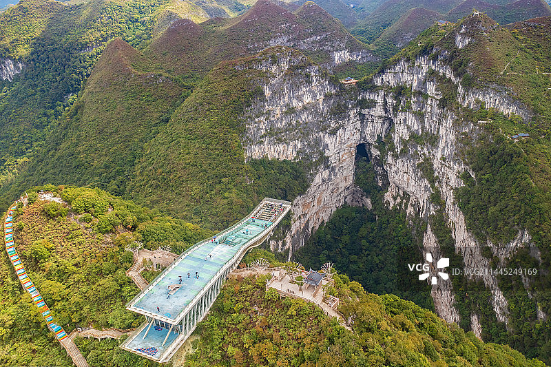 航拍广西乐业大石围天坑风景图片素材