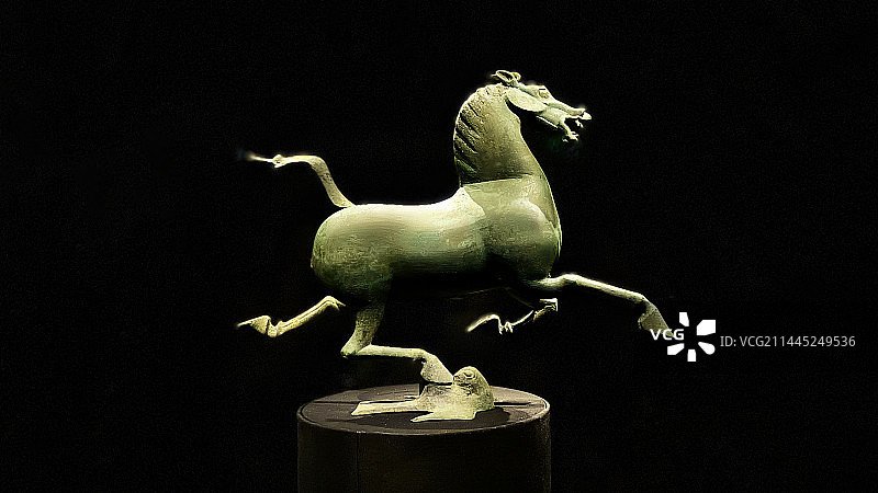 甘肃博物馆镇馆之宝  马踏飞燕图片素材