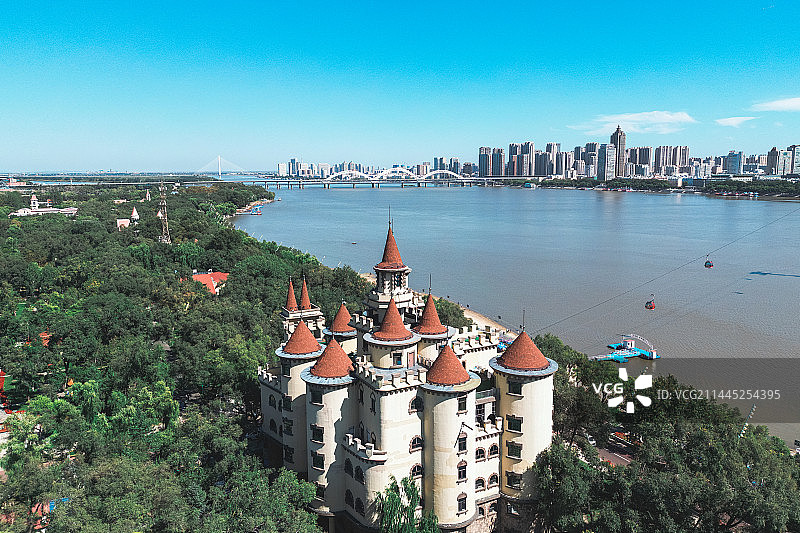 航拍哈尔滨松花江太阳岛风光图片素材