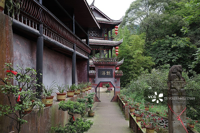 四川乐山峨眉山｜户外徒步｜报国寺到洗象池沿途景色图片素材