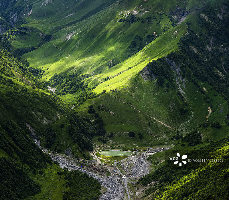 格鲁吉亚军事大道高山草场图片素材
