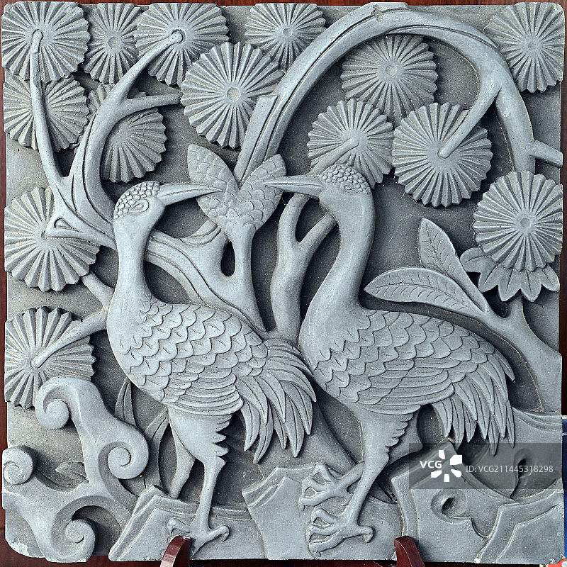 中国非物质文化遗产——《松鹤延年》北京砖雕图片素材