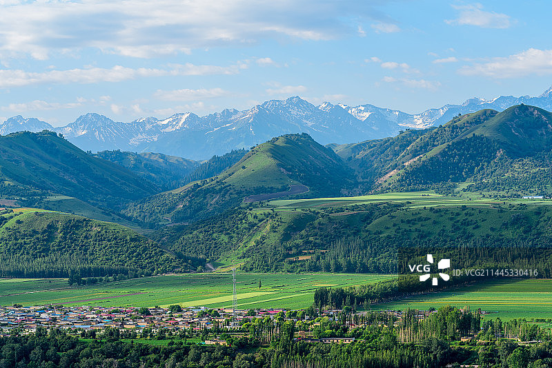 天山下（新疆伊犁）图片素材