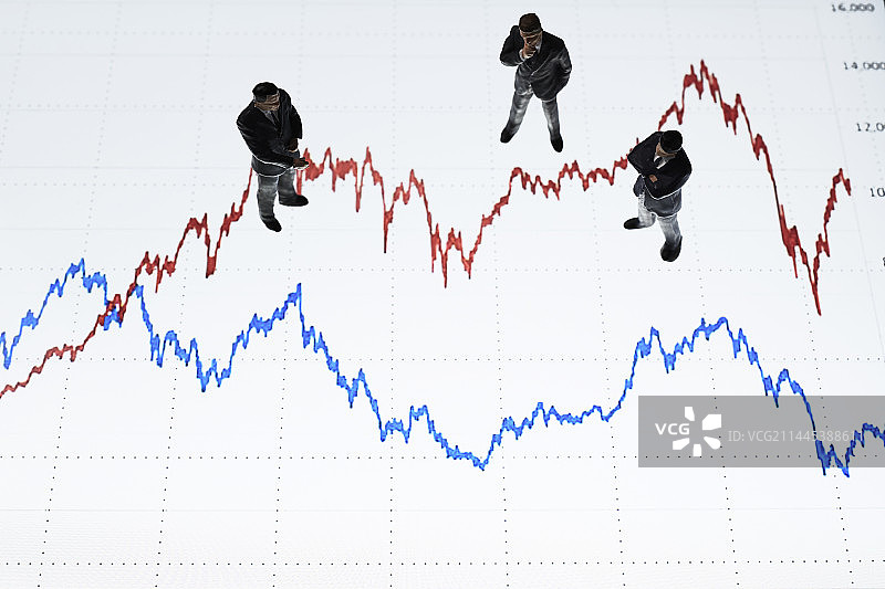 站在图表上的商务人士图片素材