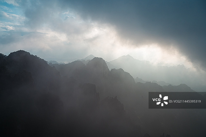 夏季安徽黄山天海光明顶日出日落图片素材