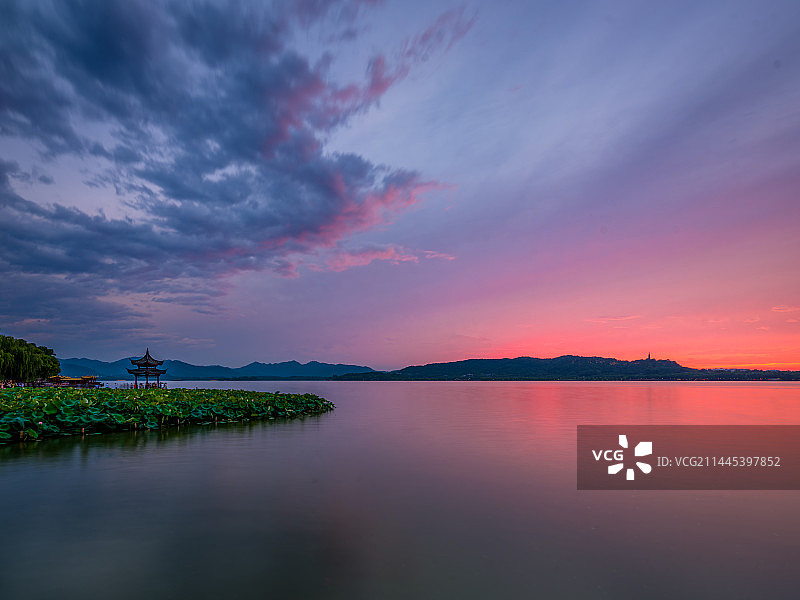 杭州西湖日落晚霞·宝石流霞图片素材