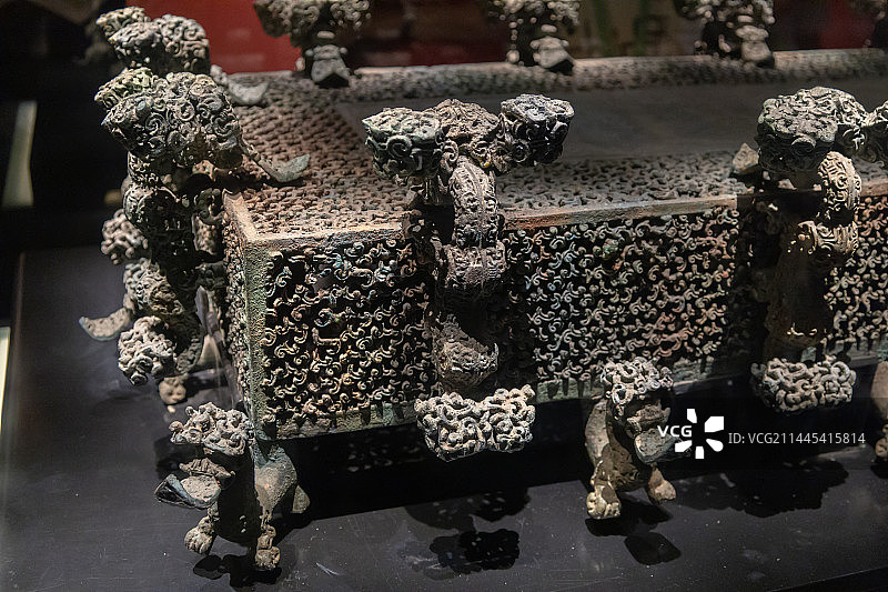 河南博物院镇馆之宝云纹铜禁图片素材