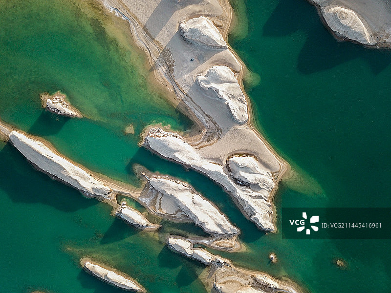 乌素特水上雅丹 日出航拍 柴达木盆地的眼泪图片素材