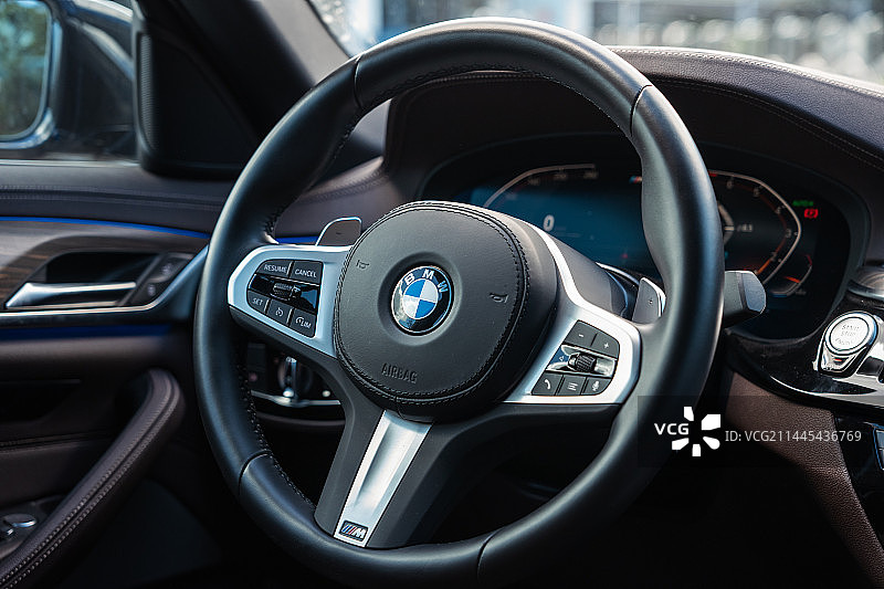 宝马530LI方向盘内饰图片素材
