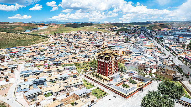 甘南藏族自治州合作市米拉日巴佛阁航拍图片素材