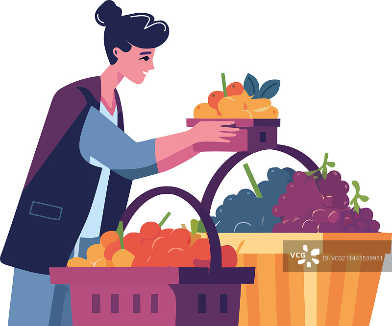 女人正在采摘有机水果食用图片素材