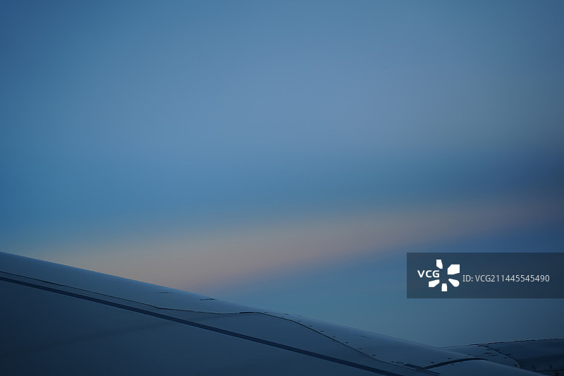 飞机上航拍天空黑白日夜黄昏交替天际线地平线分割线背景图片素材