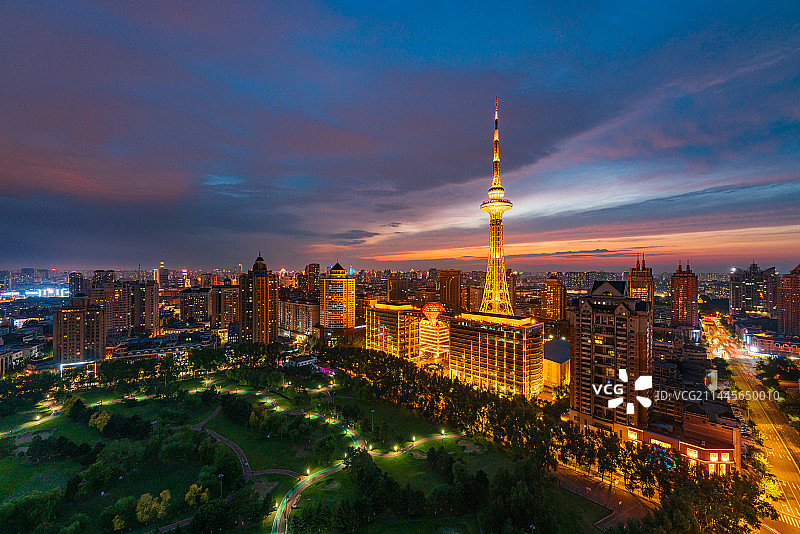 中国黑龙江哈尔滨龙塔城市夜景风光图片素材