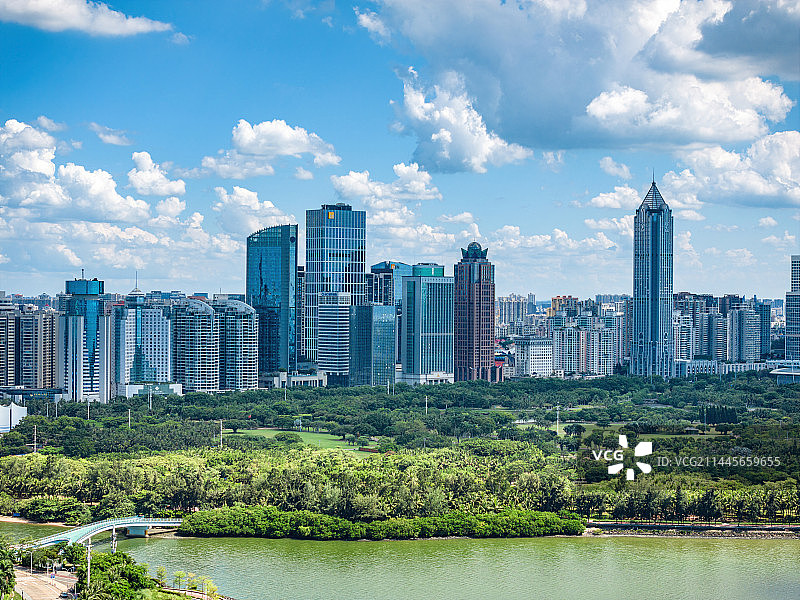 中国海南海口万绿园 国贸CBD建筑群城市天际线图片素材
