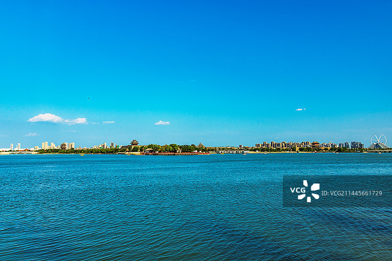 三伏天酷暑难耐，东昌湖清凉惬意（东昌湖畔盛夏美景）23.07图片素材