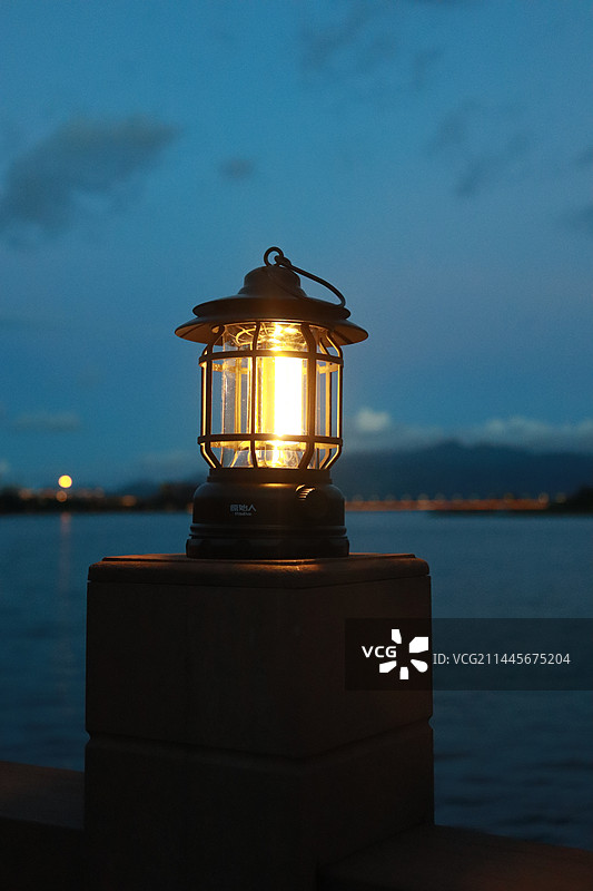 福建宁德北岸公园看到的美景，金马大桥、宁德摩天轮、小夜灯图片素材