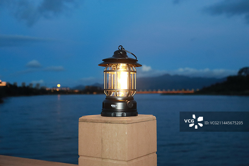 福建宁德北岸公园看到的美景，金马大桥、宁德摩天轮、小夜灯图片素材