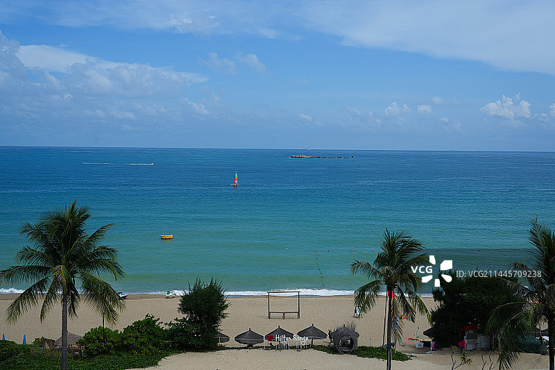 海南三亚蔚蓝的大海图片素材