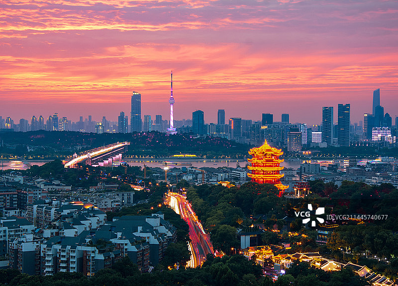 武汉黄鹤楼龟山电视塔晚霞图片素材