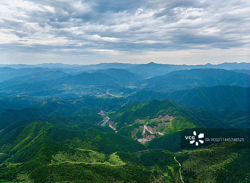 航拍天姥山自然风光图片素材