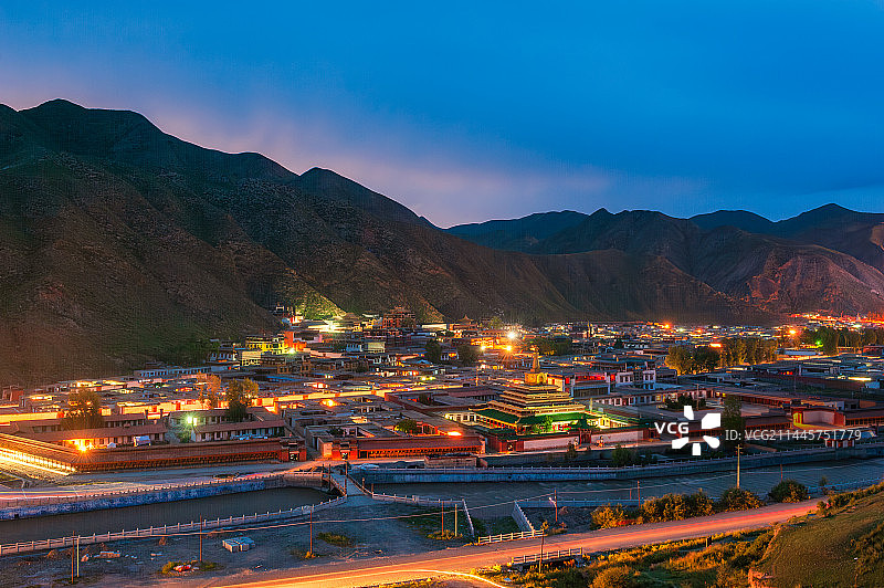 甘肃省甘南藏族自治州夏河县——拉卜楞寺（夜景）图片素材