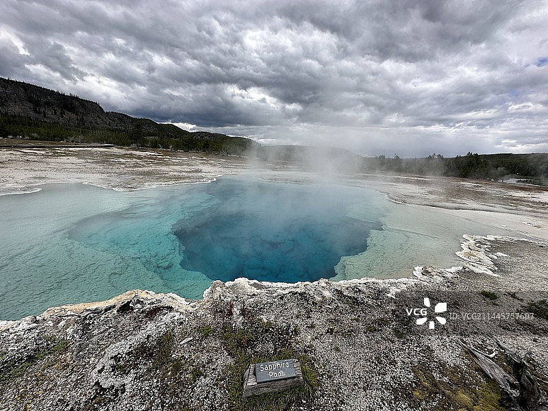 黄石国家公园—Sapphire Pool图片素材