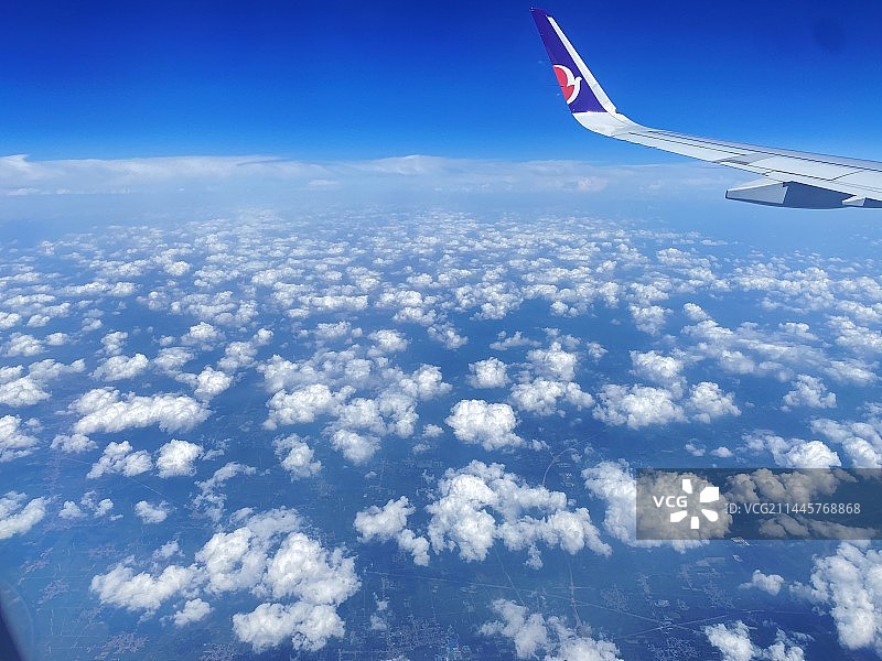 飞机上的天空图片素材