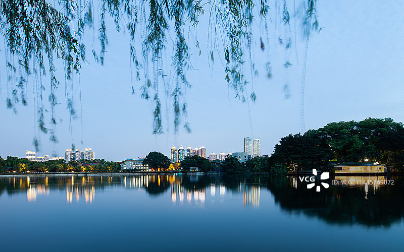 广州东山湖公园夜色图片素材