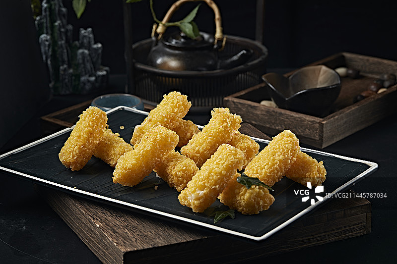 甜品小吃油炸鲜奶图片素材