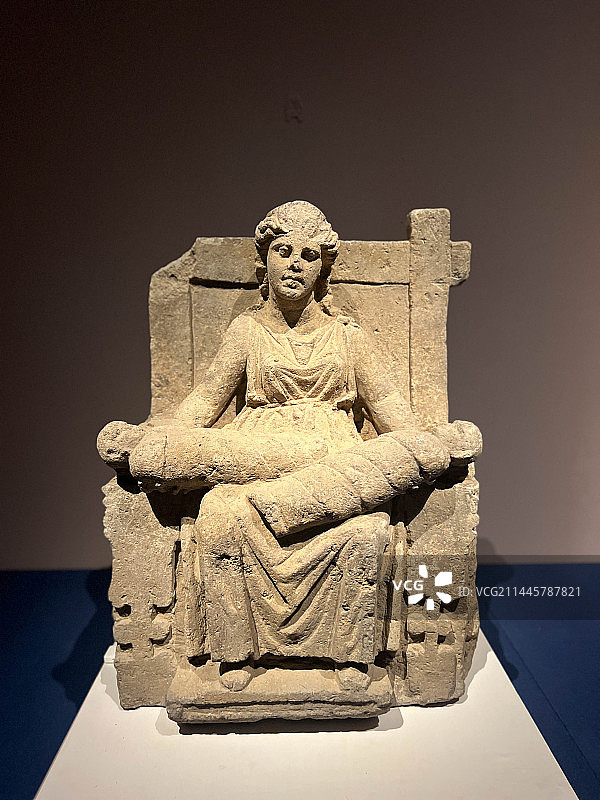 国家博物馆展坎帕尼亚大区卡普阿博物馆藏公元前4世纪凝灰岩母亲像图片素材