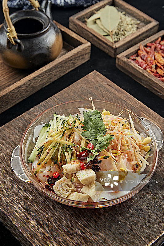 辣味剁椒凉皮图片素材