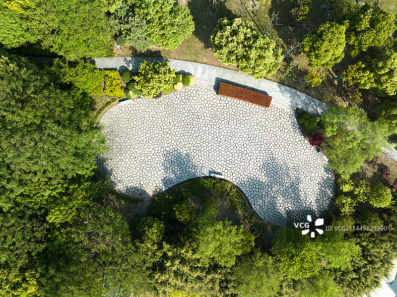 航拍公园内的空地图片素材