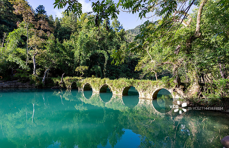 荔波小七孔桥图片素材