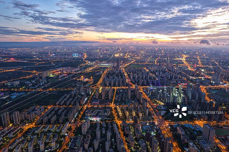 台风过境后的合肥上空夜景图片素材