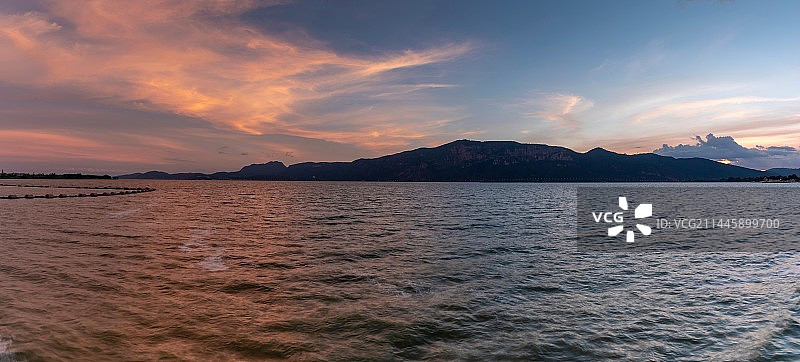 昆明海埂公园滇池西山日落晚霞图片素材