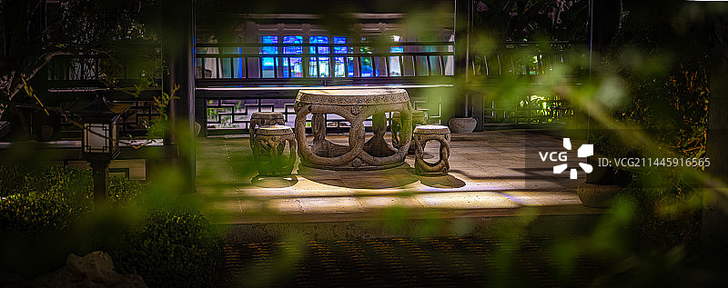 园林走廊休闲桌椅图片素材