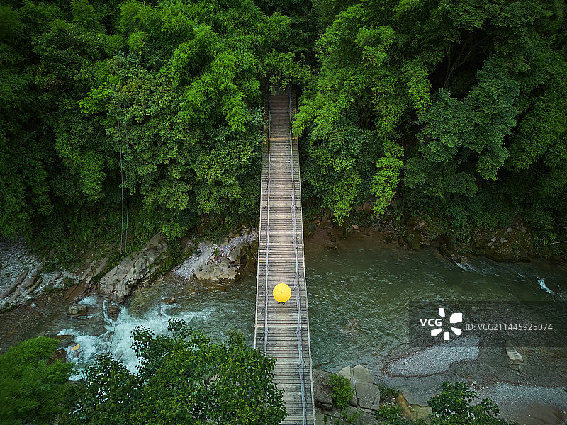 成都青城后山隐谷吊桥图片素材