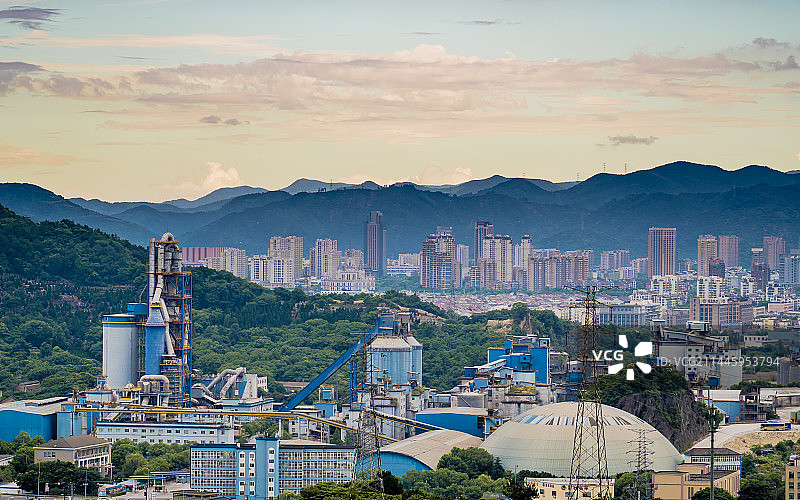 工厂和城市天际线，余姚图片素材